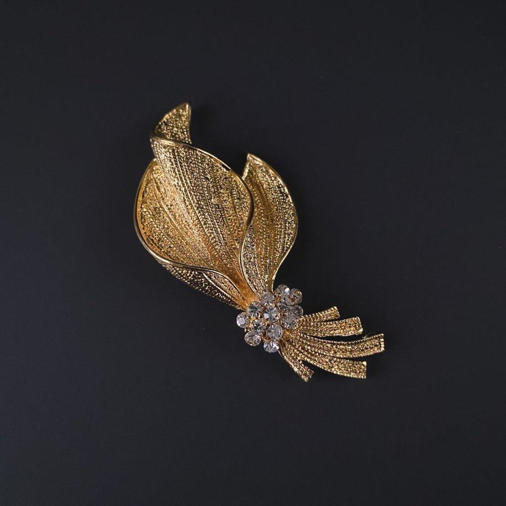 Large 3" Textured Gold Rhinestone Cluster Leaf Branch Bouquet Chic Flowy Brooch